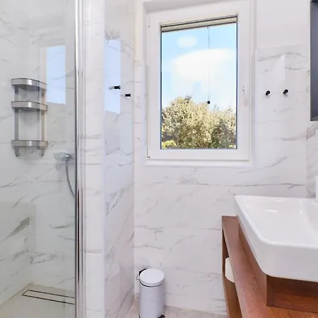 Vakantiehuis Ferienhaus Mit Privatpool Fur 6 Personen Ca 135 Qm In Miholascica, Kvarner Bucht Cres *