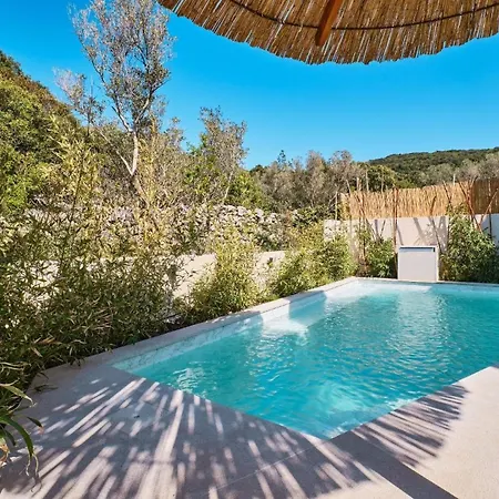 Ferienhaus Mit Privatpool Fur 6 Personen Ca 135 Qm In Miholascica, Kvarner Bucht Cres