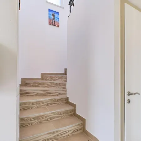 Ferienhaus Mit Privatpool Fur 6 Personen Ca 135 Qm In Miholascica, Kvarner Bucht Cres *