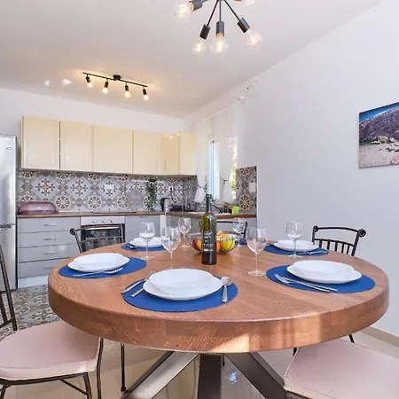 Ferienhaus Mit Privatpool Fur 6 Personen Ca 135 Qm In Miholascica, Kvarner Bucht Cres 別荘 *